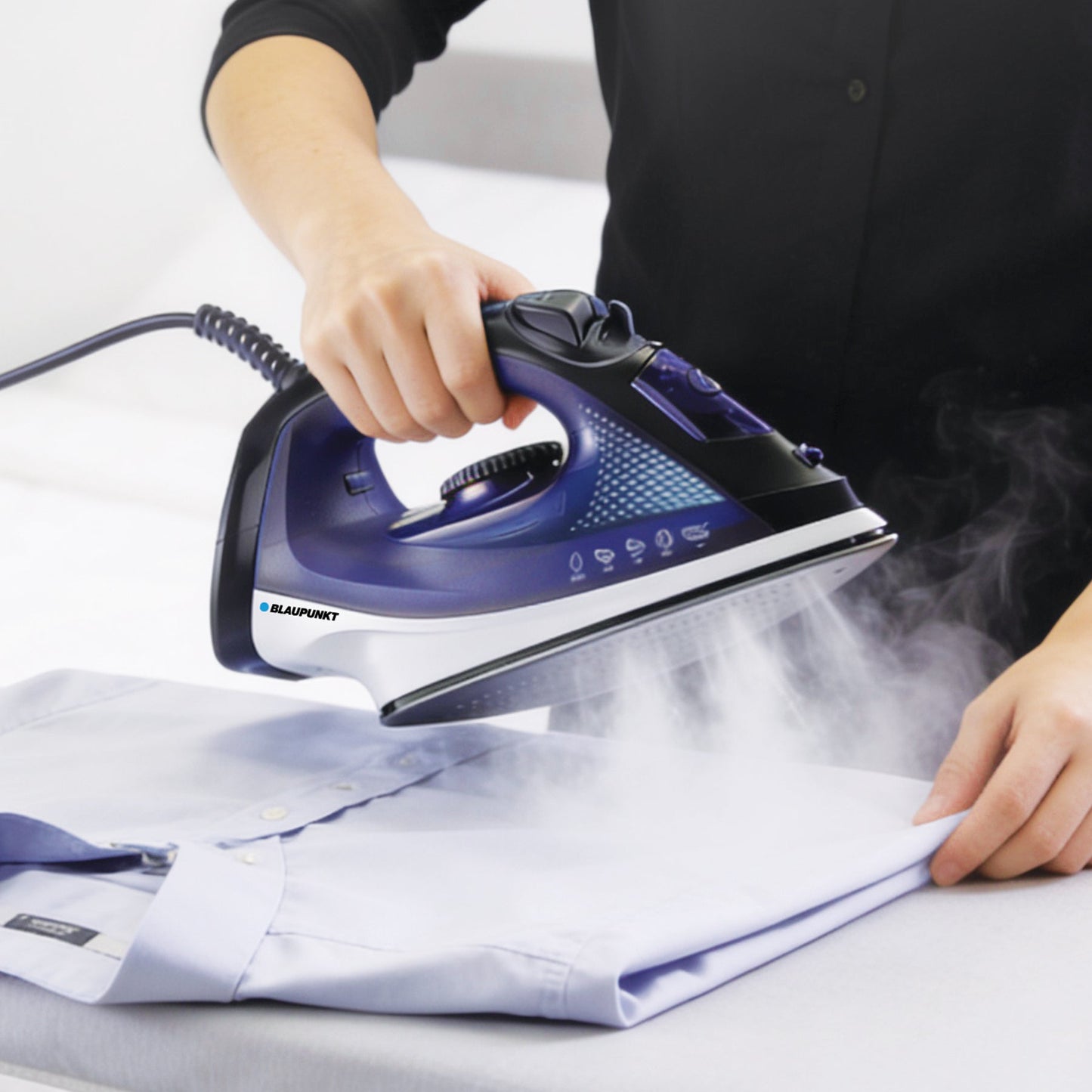 Blaupunkt Glide Steam Iron 2200W – Ceramic Soleplate Steam Iron