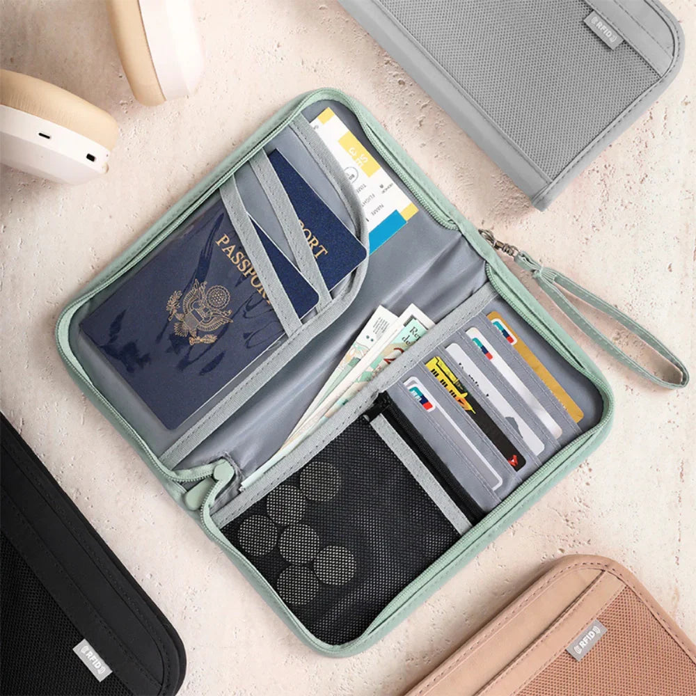 Mason Passport Holder | Black